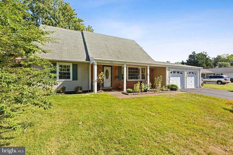 13140 Pavilion Ln Fairfax, VA 22033