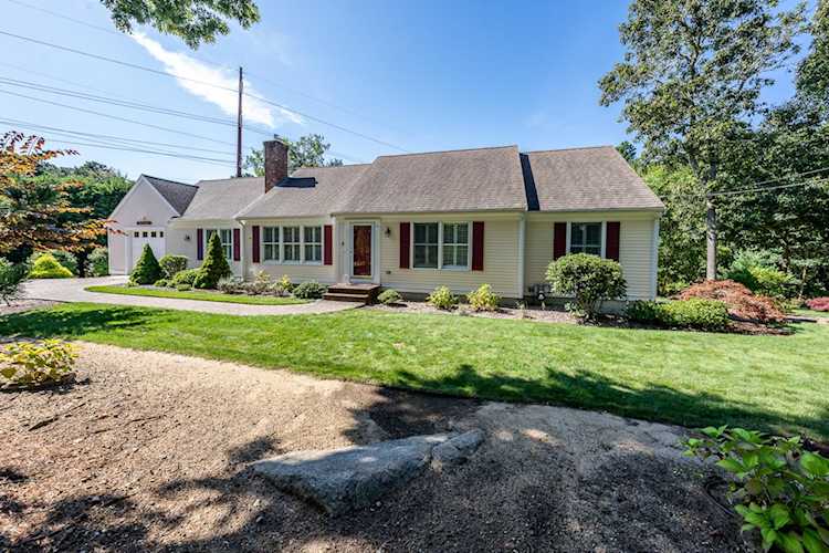 76 Vesper Pond Drive Brewster, MA 02631 | MLS 22304132 Photo 1