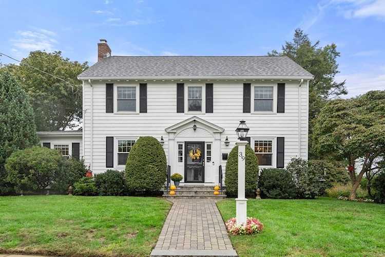 39 Chickering Road Norwood, MA 02062 | Town Property Group Photo 1