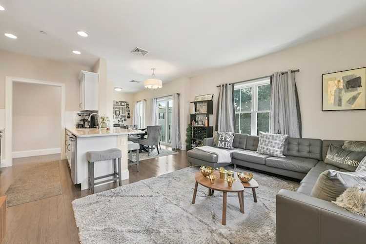 443 Essex St #204 Swampscott, MA 01907