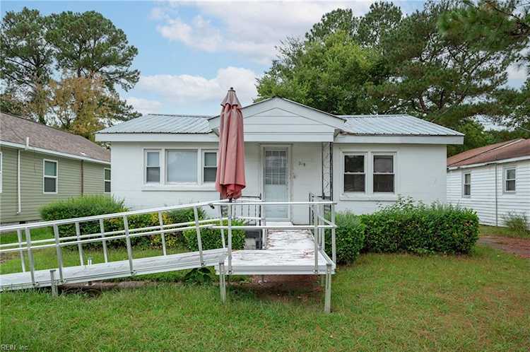 319 Bullock St Suffolk, VA 23434