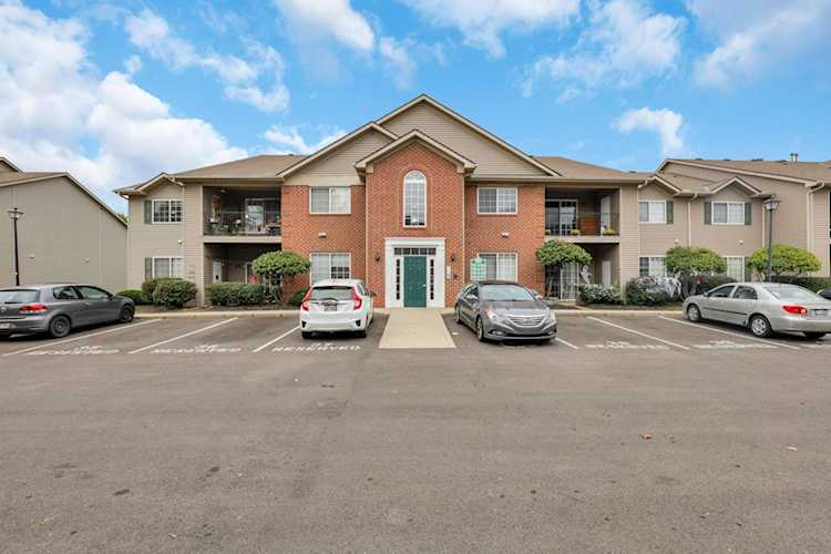 For Sale: $210,000 A condo for sale for sale at 791 Spring Valley Drive Lewis Center, OH 43035 - Delaware. MLS 223031659 - Discover this inviting 2nd-floor 2-bed condo with vaulted ceilings in popular Hidden Springs... Photo 1