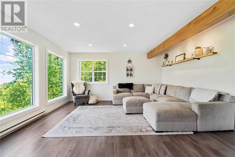 4784 Ivy Road Eagle Bay, BC V0E1T0