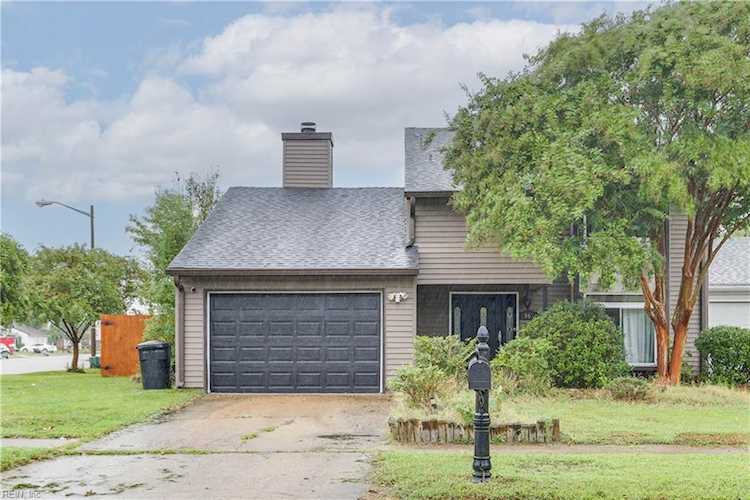 867 Riverbend Rd Virginia Beach, VA 23452 | MLS 10504388 Photo 1