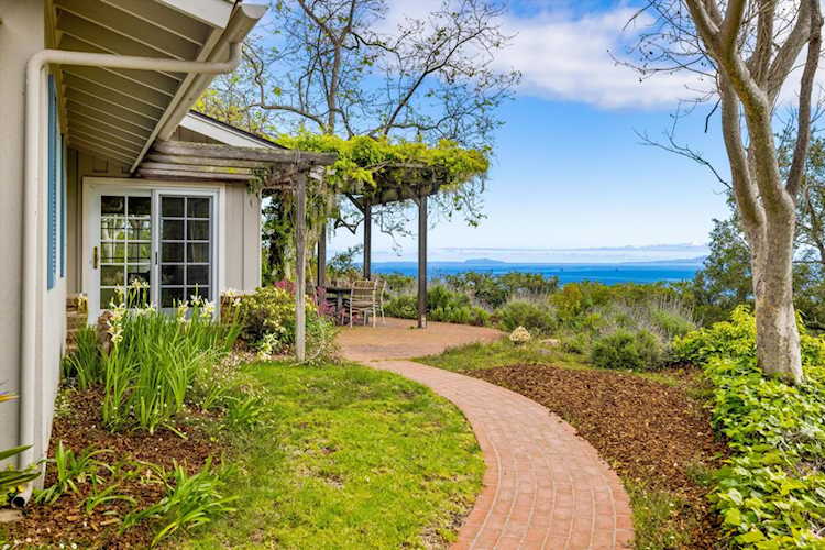 2870 E Valley Rd Santa Barbara, CA 93108