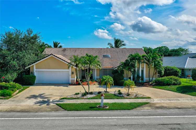 2196 Deer Creek Country Club Blvd Deerfield Beach, FL 33442