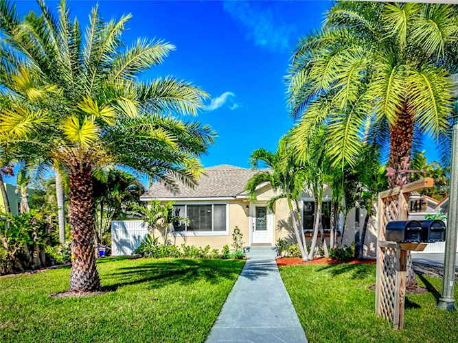141 Rutland Blvd West Palm Beach, FL 33405