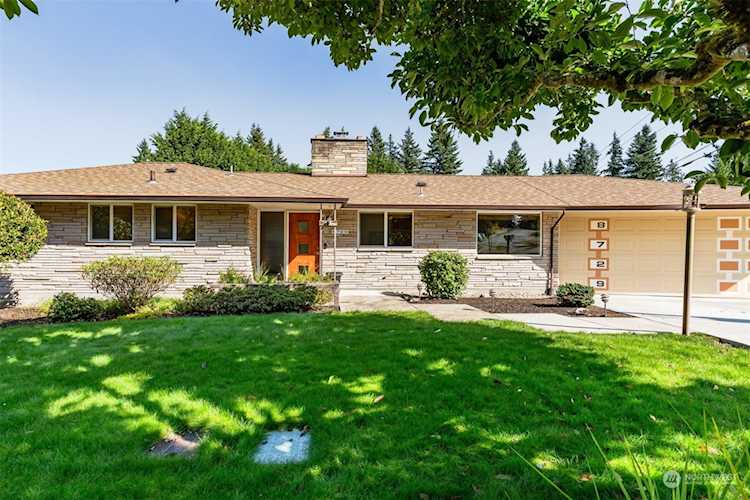 8729 Del Campo Dr Everett, WA 98208