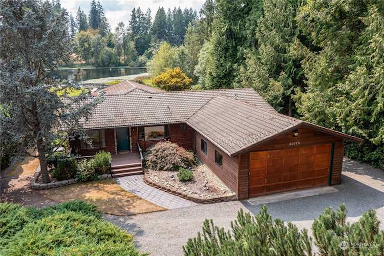 33025 E Lake Holm Dr SE Auburn, WA 98092