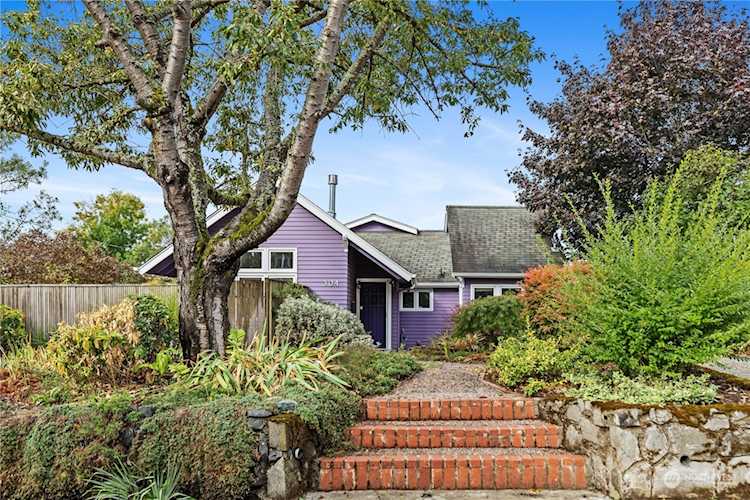 304 NW 44th St Seattle, WA 98107