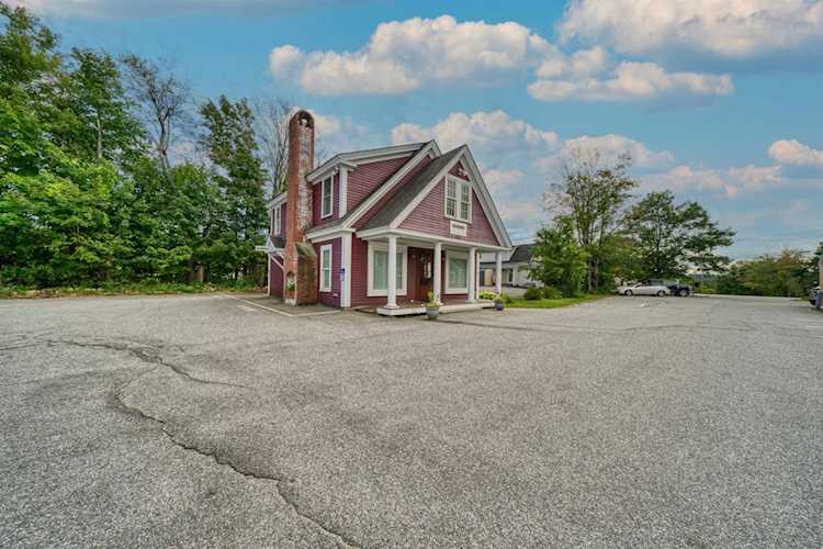 207 Main St New London, NH 03257