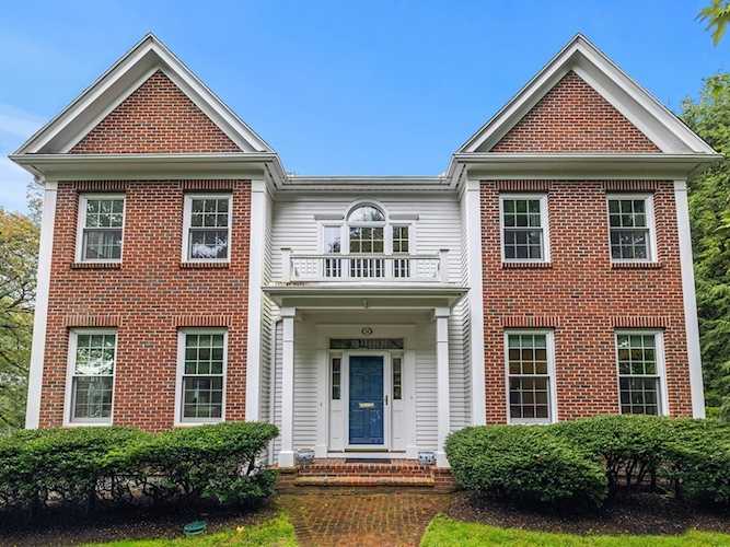 34 Upwey Rd, Wellesley, MA 02481 - $1,950,000 - MLS#73164271 Photo 1