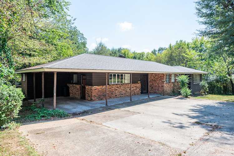 517 S Jackson St Starkville, MS 39759