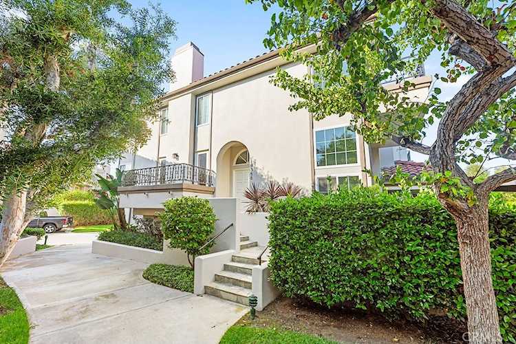 19388 Peachtree Ln Huntington Beach, CA 92648