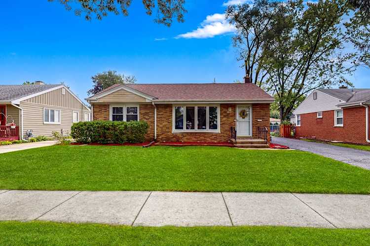 317 Davis Ct Des Plaines, IL 60016 | MLS 11893818 | Burling Square Group Photo 1