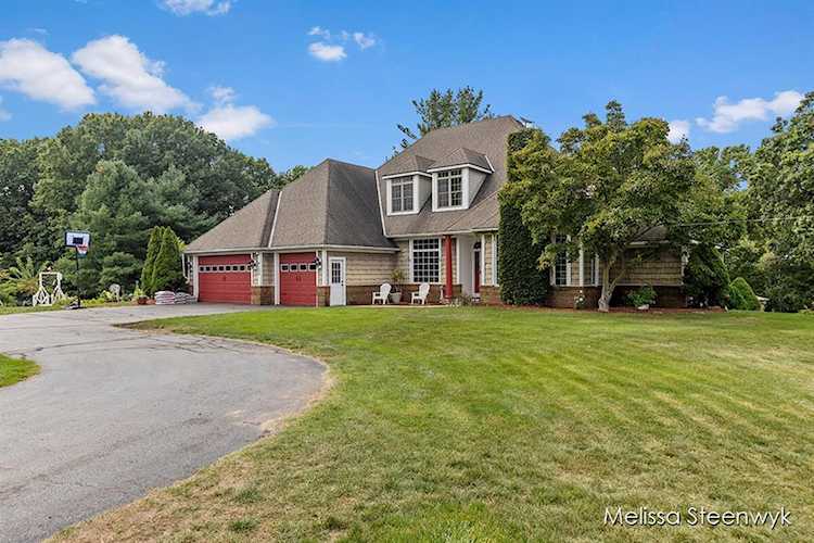 4135 Tylers Landing Heath Twp, MI 49419