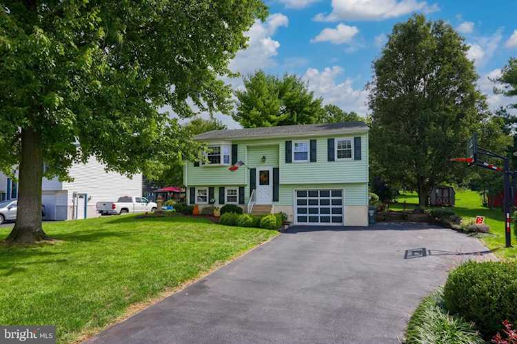 100 Hertzog Dr Leola, PA 17540