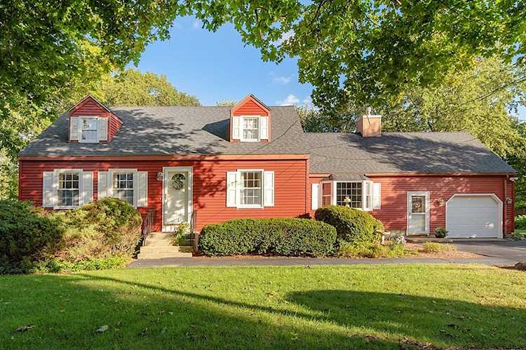 86 Locke Rd Chelmsford, MA 01824