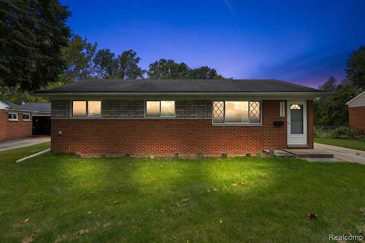 10938 Lesure Dr Sterling Heights, MI 48312