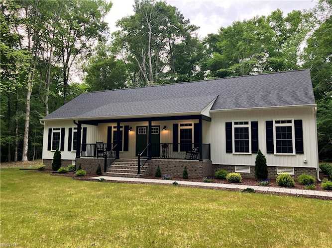 6551 Beaverdam Ln Gloucester, VA 23061