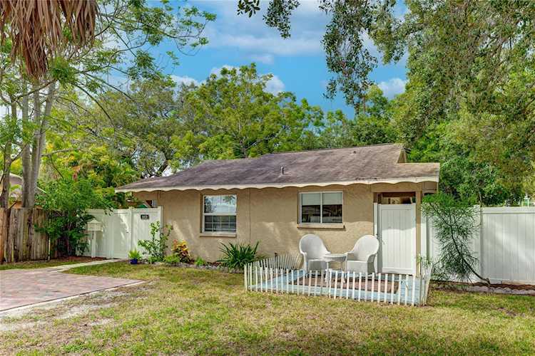 1825 4th St Sarasota, FL 34236