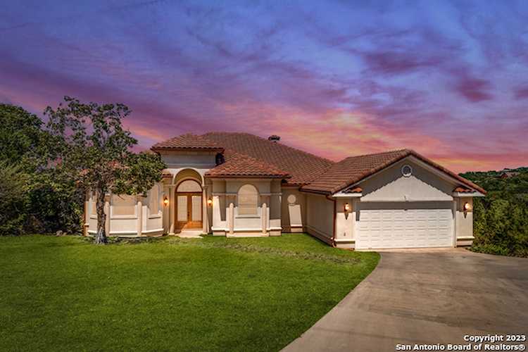 141 Riedel Ln Canyon Lake, TX 78133