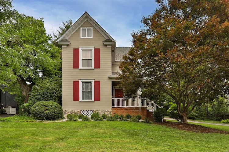 125 N Hanley Rd Clayton, MO 63105