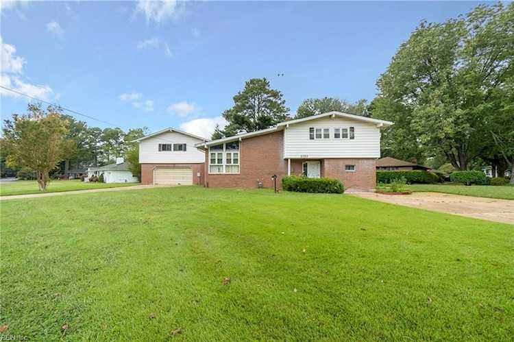 2320 Plantation Dr Virginia Beach, VA 23454