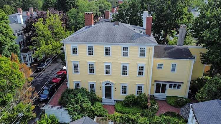 2 Fruit Street Newburyport, MA 01950 | MLS 73164539 Photo 1