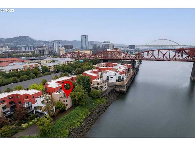 920 NW Naito PKWY #J-1 Portland, OR 97209