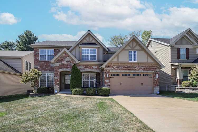 733 Cherry Tree Ln Olivette, MO 63132