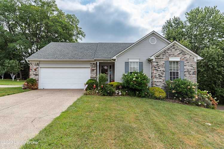 5605 Zorra Ct, Louisville, KY 40291 - Spanish Cove $240,000 Photo 1