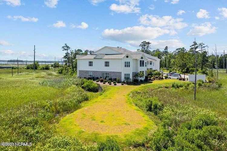 4203 River Rd Wilmington, NC 28412