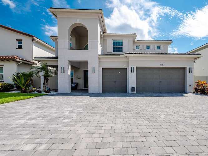 9144 Greenspire Lane Lake Worth, FL 33467