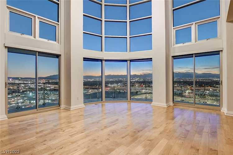 200 Hoover Ave #2103 Las Vegas, NV 89101