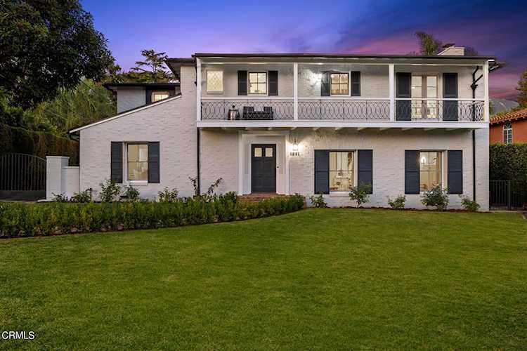 1981 New York Dr Altadena, CA 91001