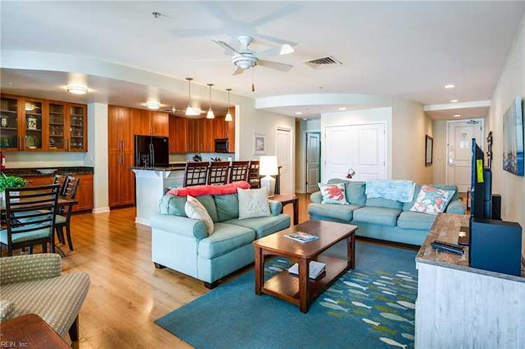 3738 Sandpiper Rd #414B Virginia Beach, VA 23456