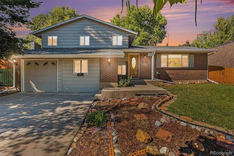 1205 Ithaca Dr Boulder, CO 80305