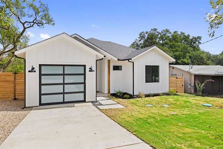 10803 W Lakeview DR Jonestown, TX 78645