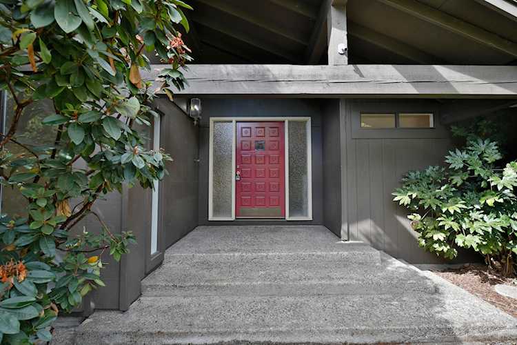 233 Kensington Square Medford, OR 97504