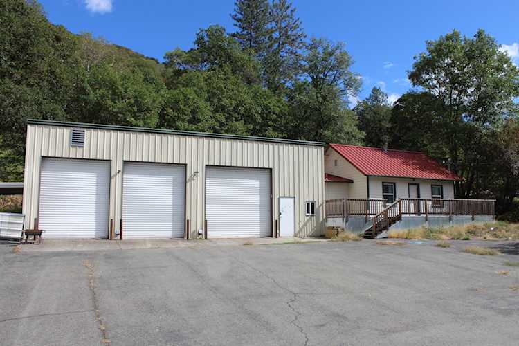 5284 N River Rd Gold Hill, OR 97537