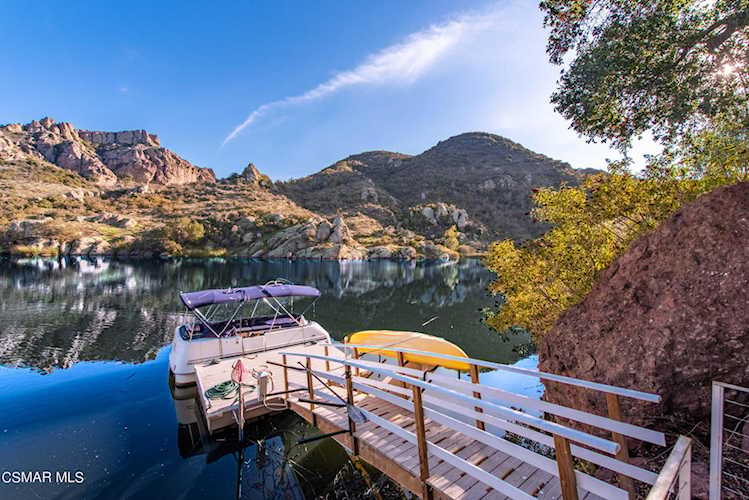 2100 Trentham Rd Lake Sherwood, CA 91361