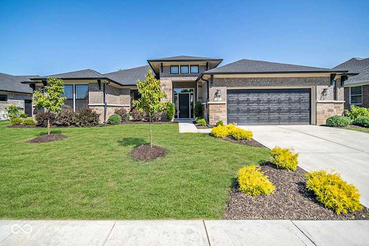 1215 Maclaren Ct Franklin, IN 46131