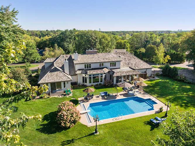 335 Peavey Road Wayzata, MN 55391