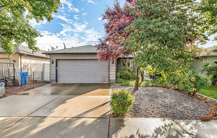 404 Canyon Way Eagle Point, OR 97524