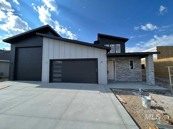 11227 White River Street Caldwell, ID 83605