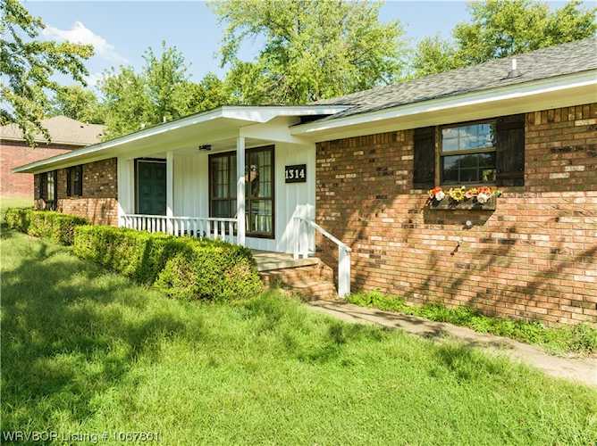 1314 Alma North St Alma, AR 72921