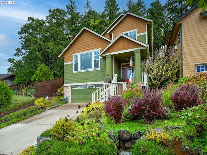 2755 Pinerock DR Eugene, OR 97403