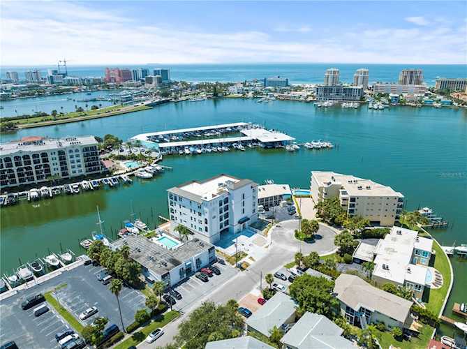 211 Dolphin POINT #401 Clearwater, FL 33767