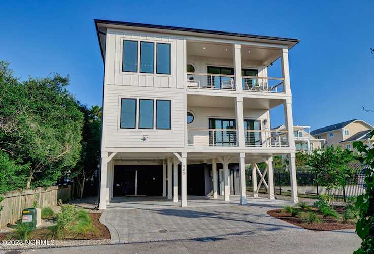 905 Schloss St Wrightsville Beach, NC 28480
